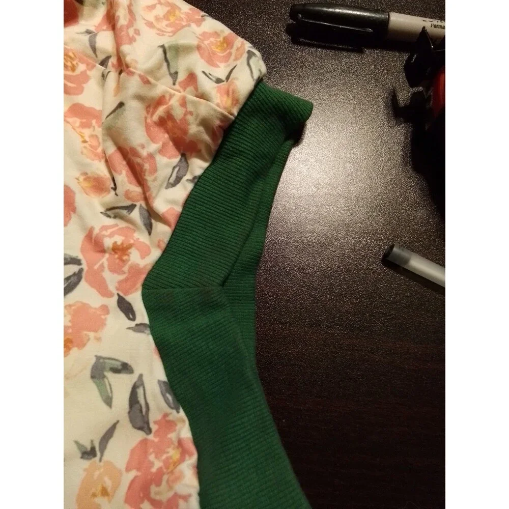 Lovinpet‎ Large Dog Pajamas Floral Print Pink Roses Green Trim Pitbull Pajamas